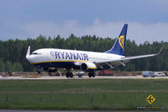 Boeing 737-8AS