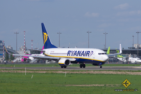 Boeing 737-8AS