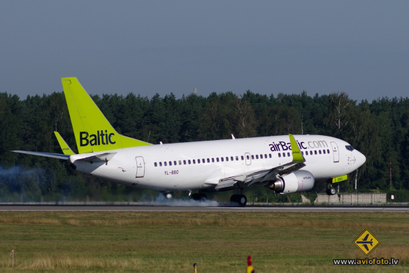 Boeing 737-33V