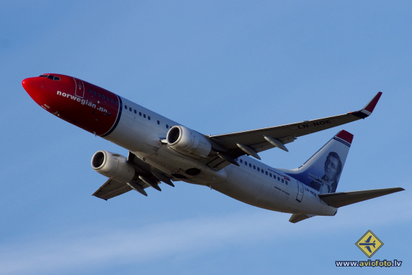 Boeing 737-8Q8