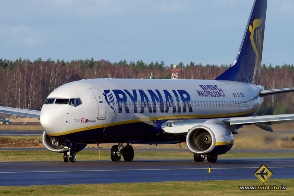 Boeing 737-8AS