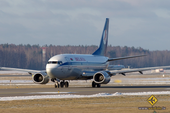 Boeing 737-524