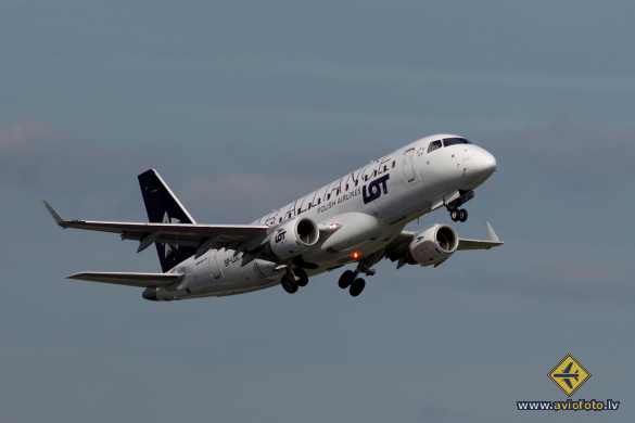 Embraer 170STD (ERJ-170-100STD)