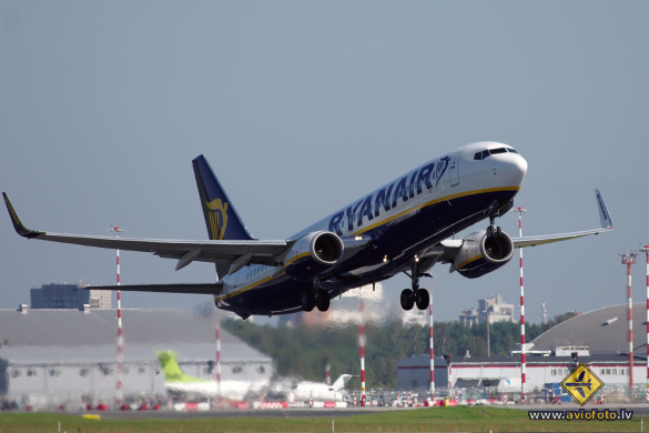 Boeing 737-8AS