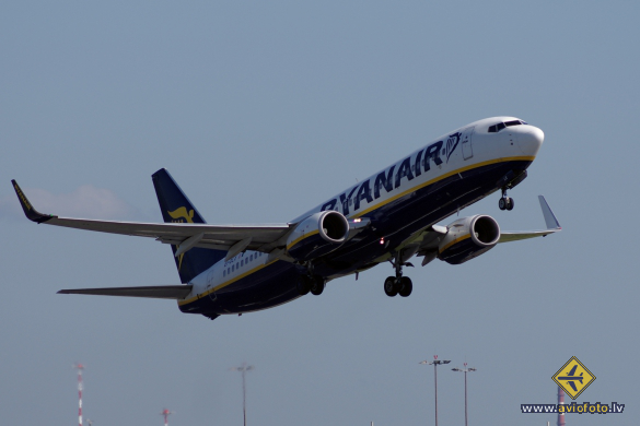 Boeing 737-8AS