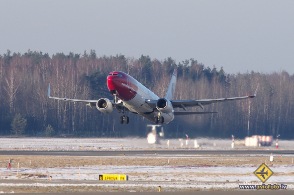 Boeing 737-86N