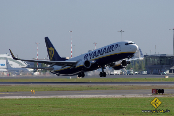 Boeing 737-8AS