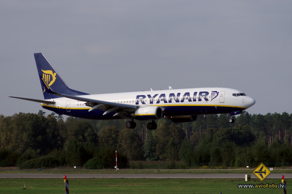 Boeing 737-8AS