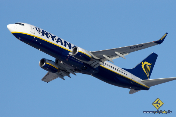 Boeing 737-8AS