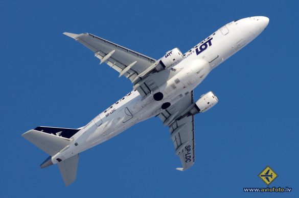 Embraer 170STD (ERJ-170-100STD)
