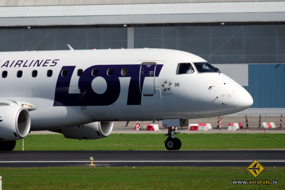 Embraer 170STD (ERJ-170-100STD)