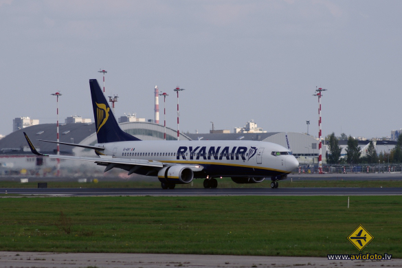 Boeing 737-8AS