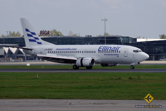 Boeing 737-3Q8