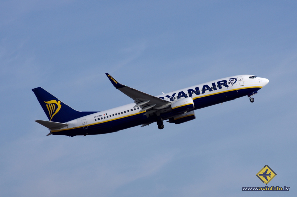 Boeing 737-8AS