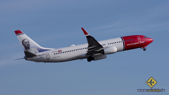 Boeing 737-86Q