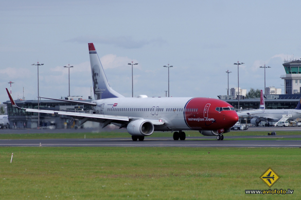 Boeing 737-86N