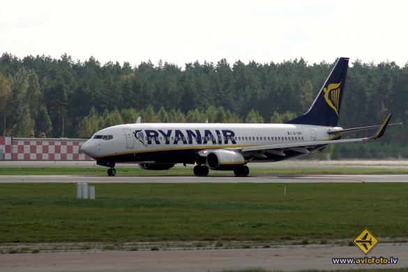 Boeing 737-8AS