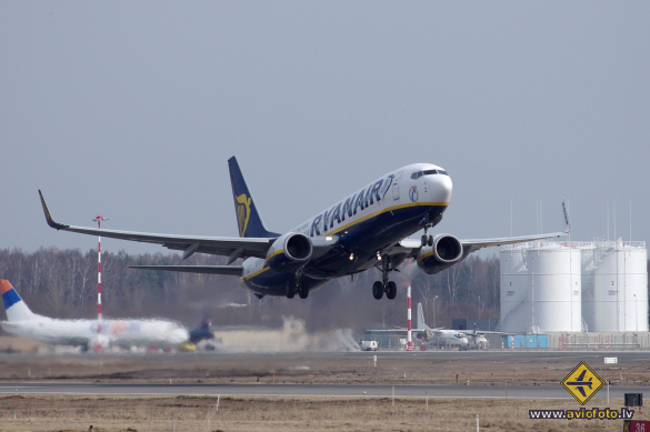 Boeing 737-8AS