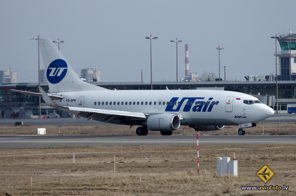 Boeing 737-524