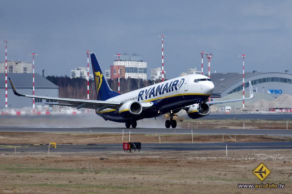 Boeing 737-8AS