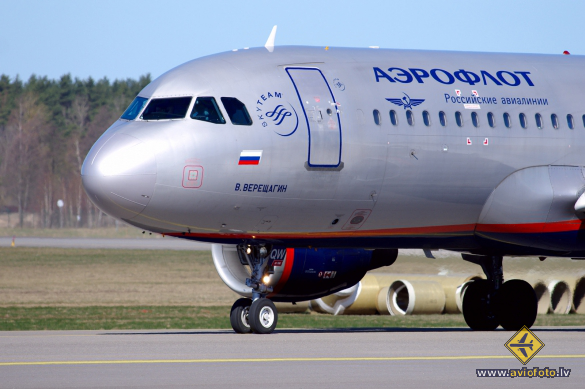 Airbus A320-214