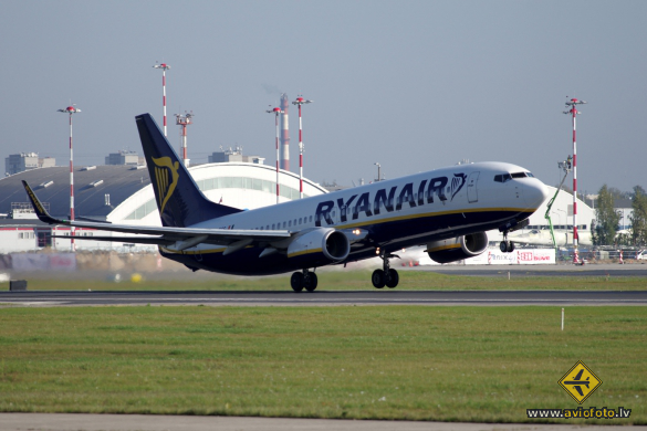 Boeing 737-8AS