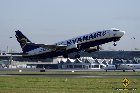 Boeing 737-8AS