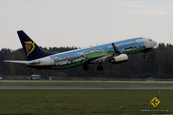 Boeing 737-8AS
