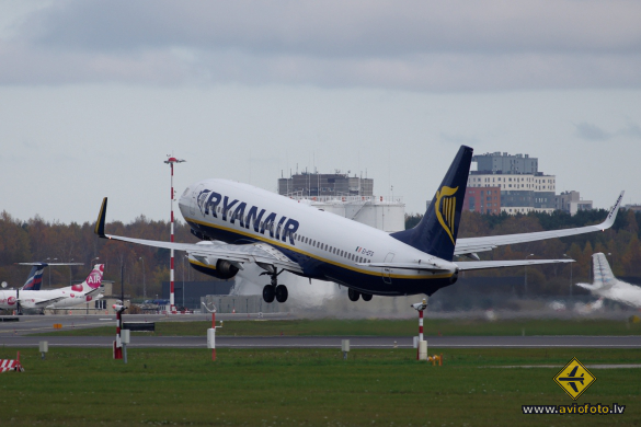 Boeing 737-8AS