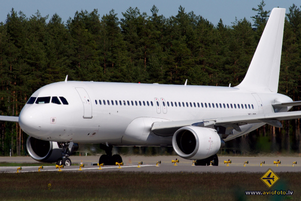 Airbus A320-214