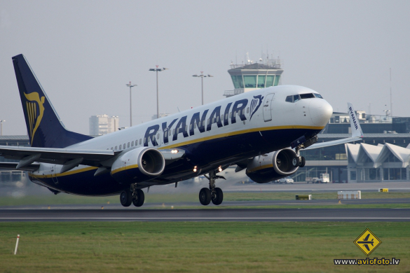 Boeing 737-8AS