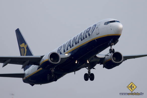 Boeing 737-8AS