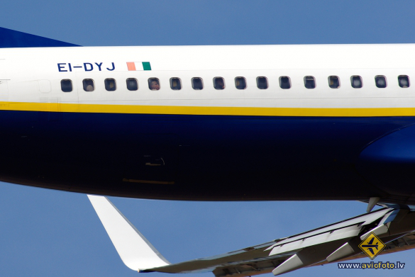 Boeing 737-8AS