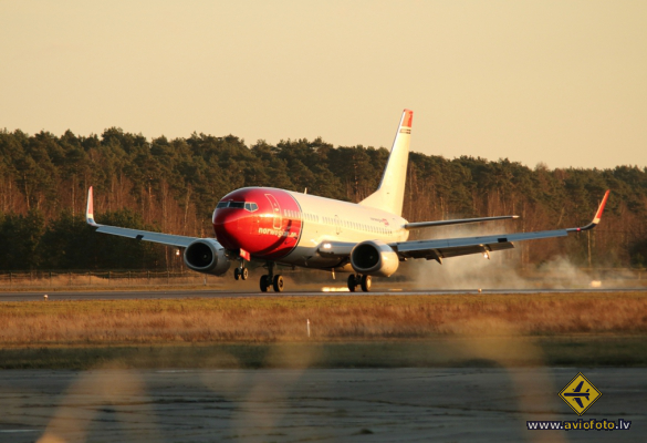 Boeing 737-31S