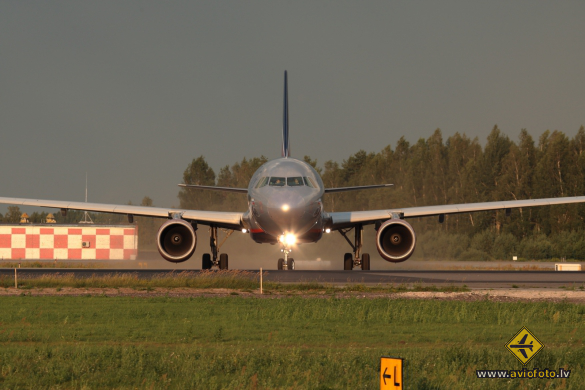 Airbus A320-214