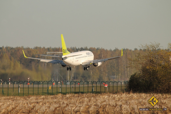 Boeing 737-36Q