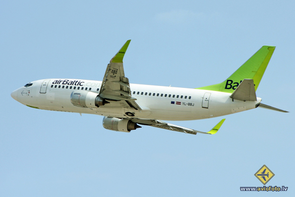 Boeing 737-36Q