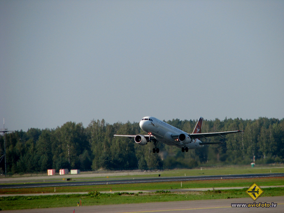Airbus A320-214