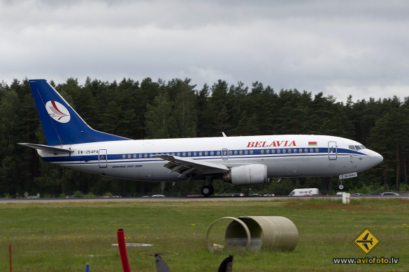 Boeing 737-3Q8