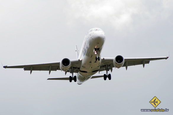 Embraer 170STD (ERJ-170-100STD)