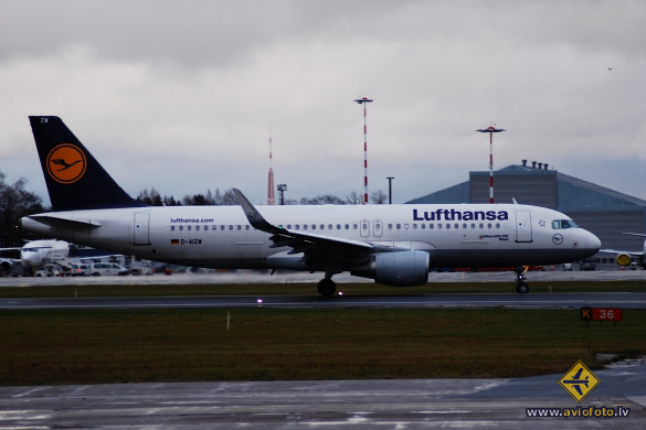 Airbus A320-214