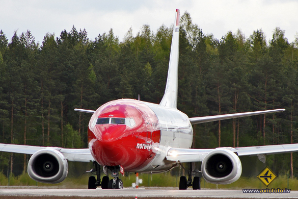 Boeing 737-31S