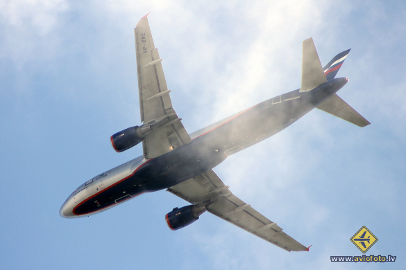 Airbus A320-214