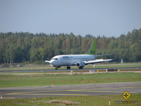 Boeing 737-31S