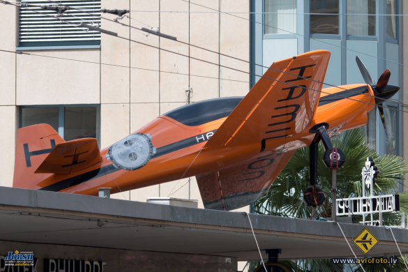 Extra EA-300