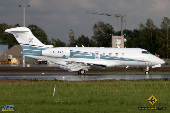 Bombardier Challenger 300 (BD-100-1A10)
