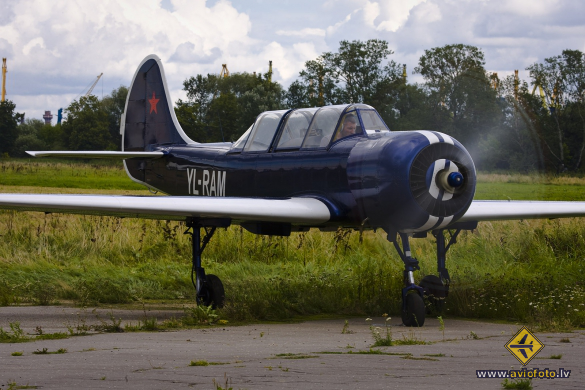 Yakovlev Yak-52