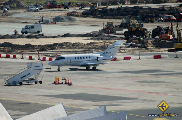 Hawker Beechcraft 750