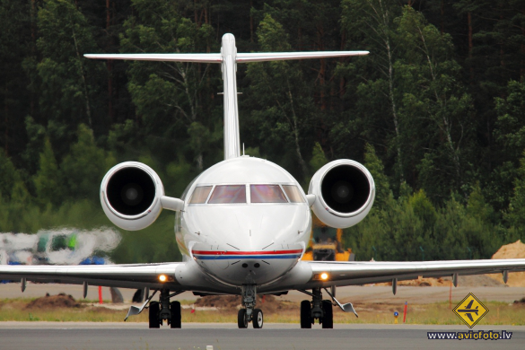 Bombardier Challenger 604 (CL-600-2B16)