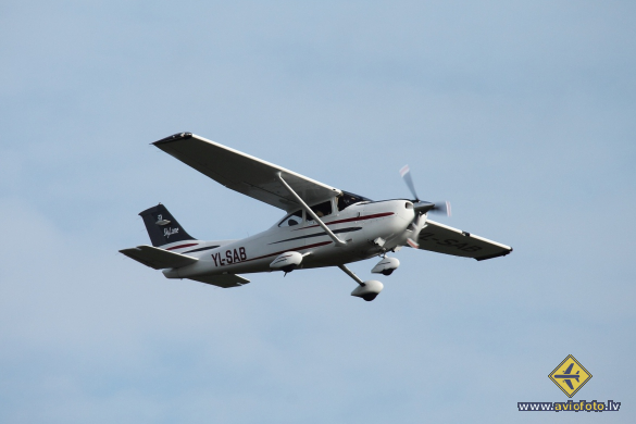 Cessna 182T Skylane